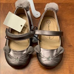 NWT-Little Girls Falls Creek Mimi Silver Shoes